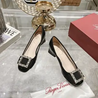 Roger Vivier new diamond buckle small thick heel shoes