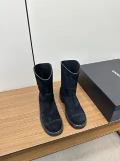 Chanel knight boots are really the representative of handsome fashion