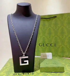 The latest Gucci necklace with a higher-end chain