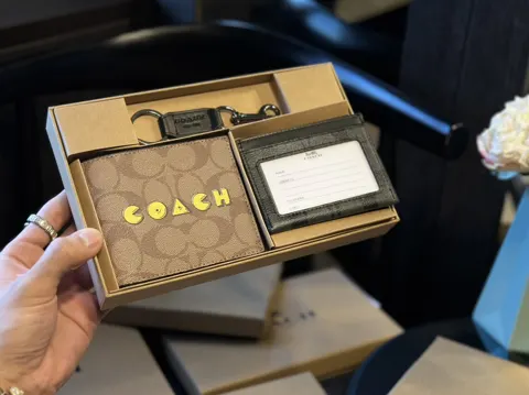 COACH Card Holder