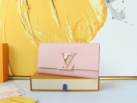 Louis Vuitton Capucines M61248