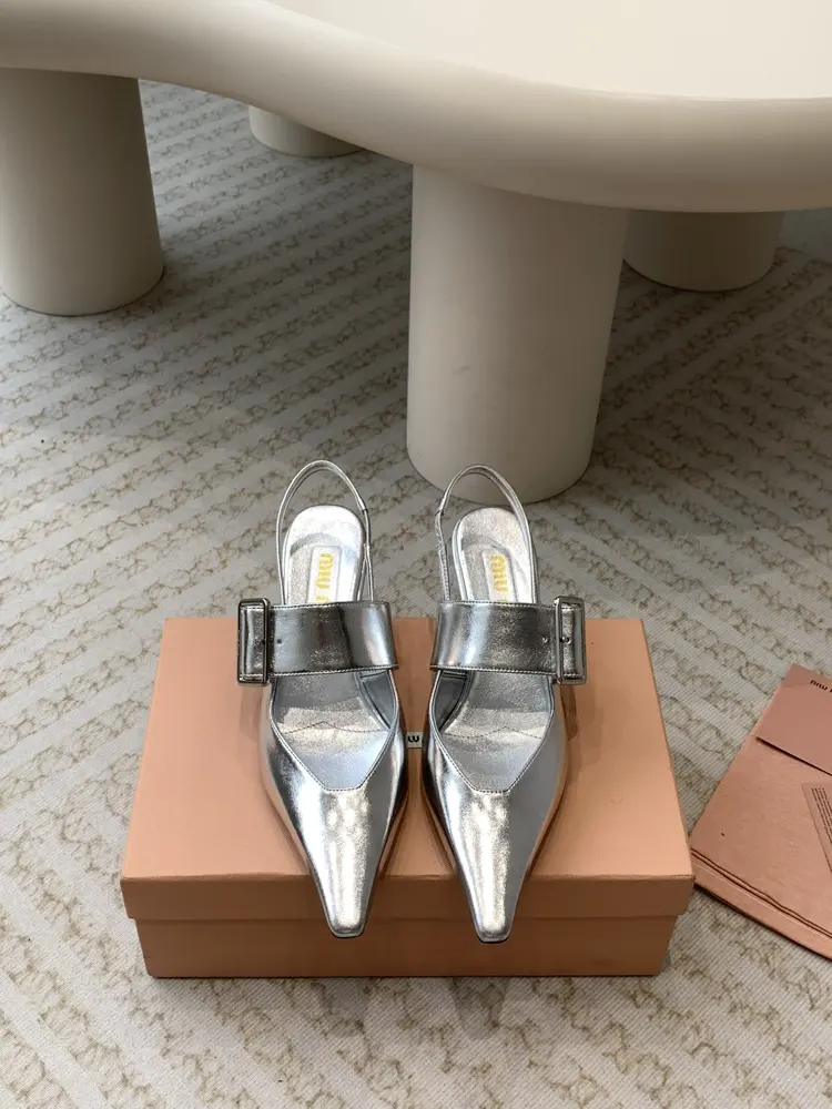 miumiu Miu 24/Spring and Summer catwalk style kitten heel pointed toe sandals