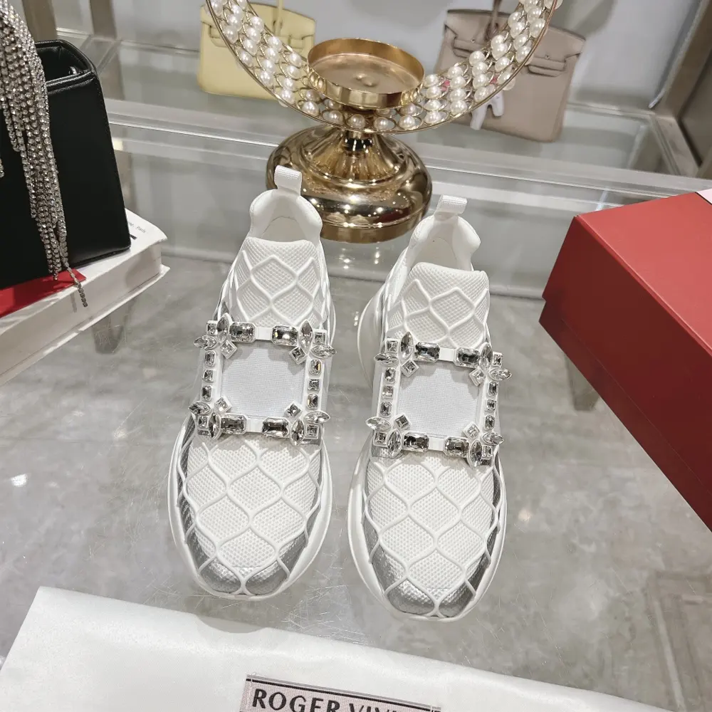Roger Vivier 2024 new three-dimensional embossed dad shoes are so beautiful