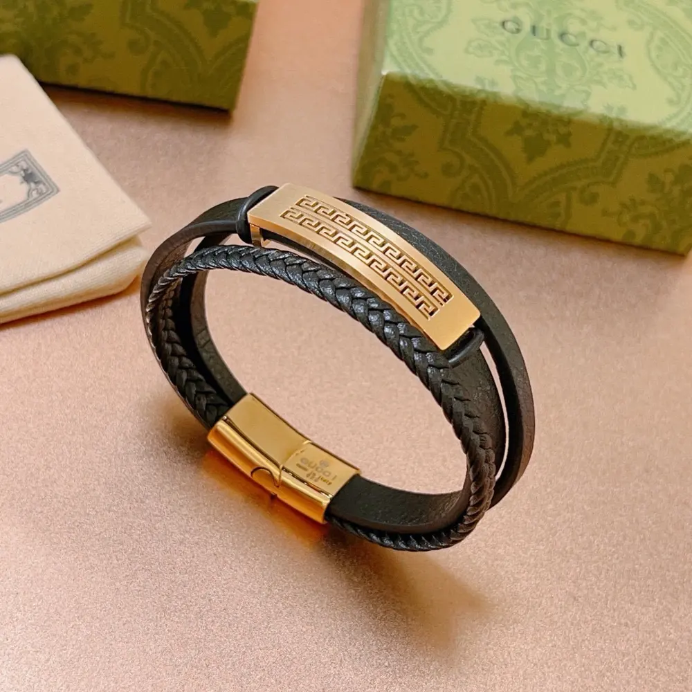 The latest model of Gucci bracelet