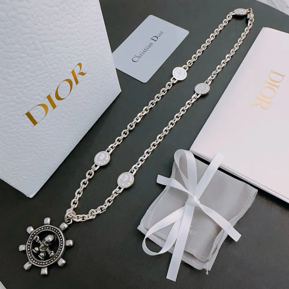 DIOR New Dior necklace Original goods New counter model