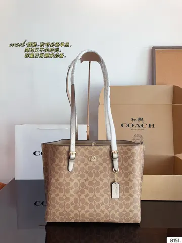 COACH Tote