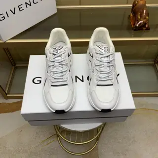 Givenchy men’s low-top jogging sneakers