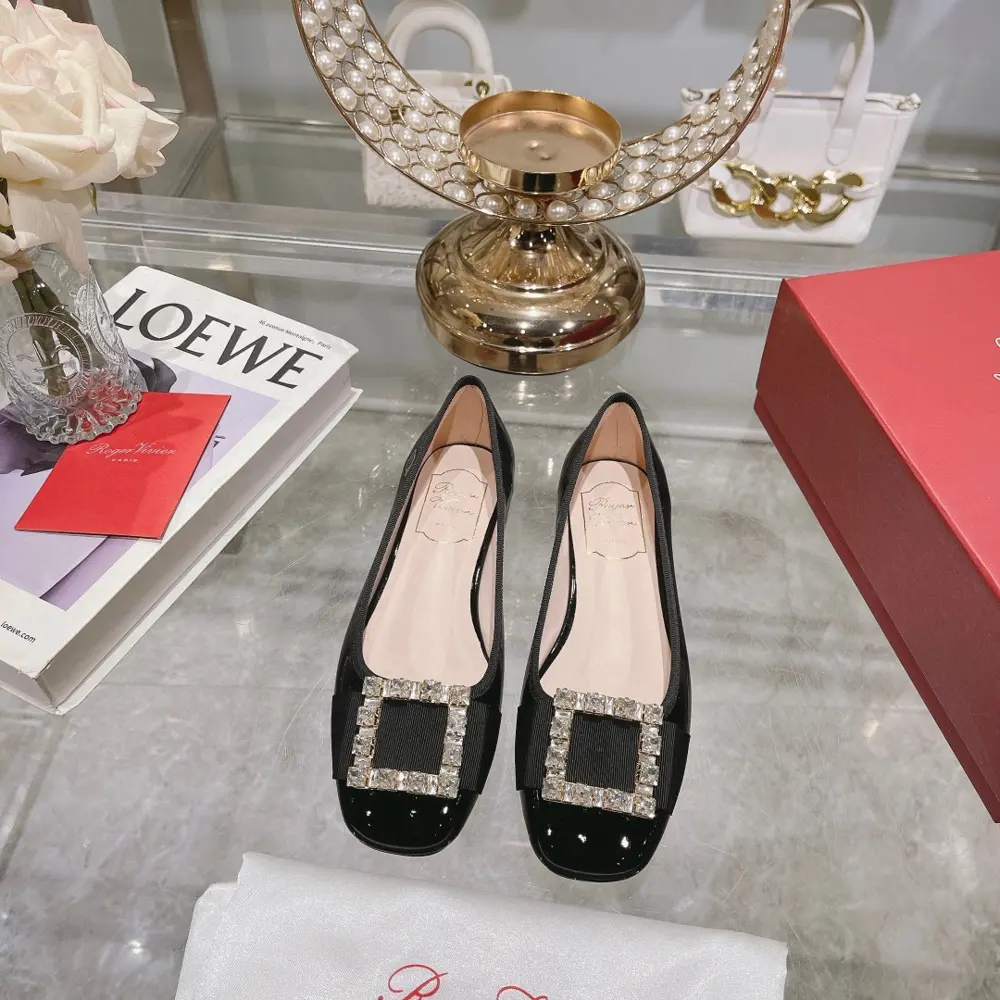 Roger Vivier new diamond buckle small square heel shoes