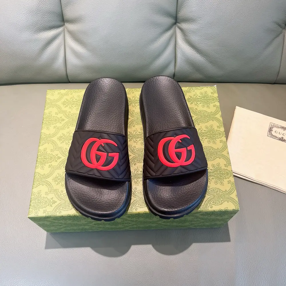 Gucci beach sandals flip flops