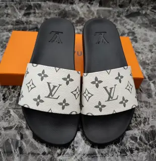 Louis Vuitton slippers