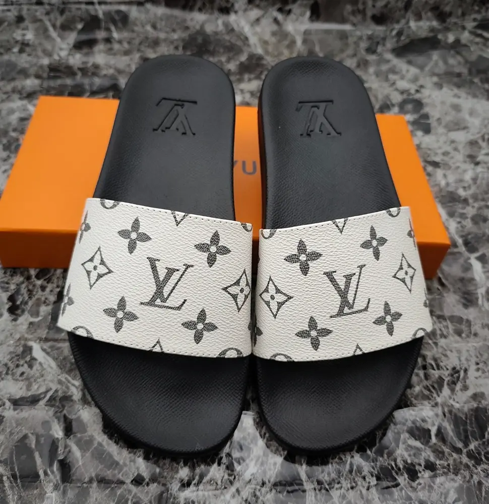 Louis Vuitton slippers