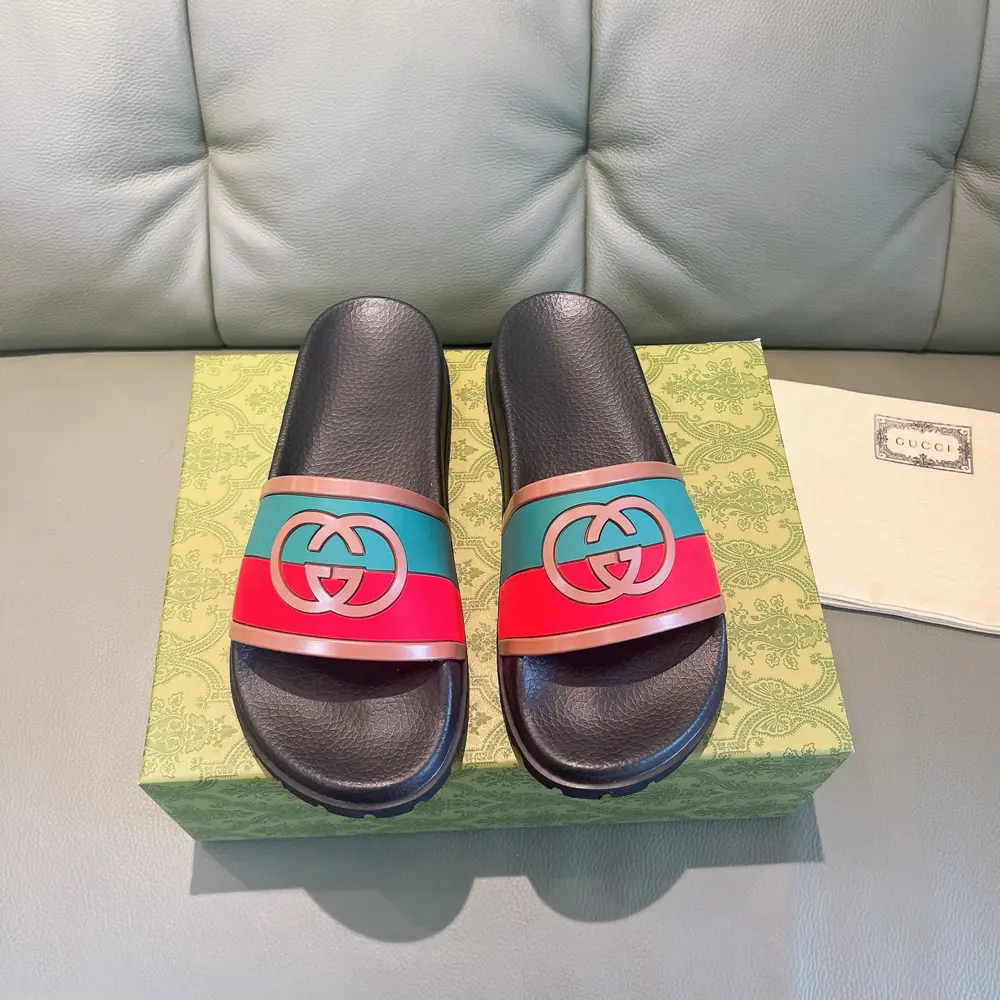 Gucci beach sandals flip flops