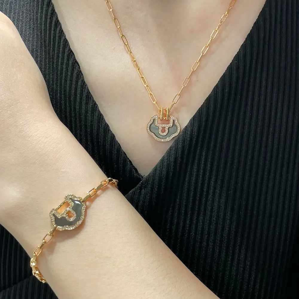 Qeelin Kirin Large Natural Grey Shell Ruyi Lock Necklace