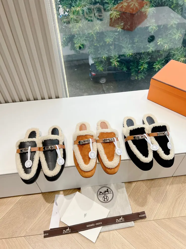 Hermès Teddy Fur Bun Toe Fur and Leather Curly Fur Slippers This year