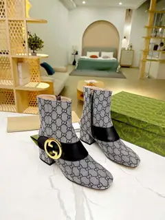 New GUCCI is on sale now.. Retro British style