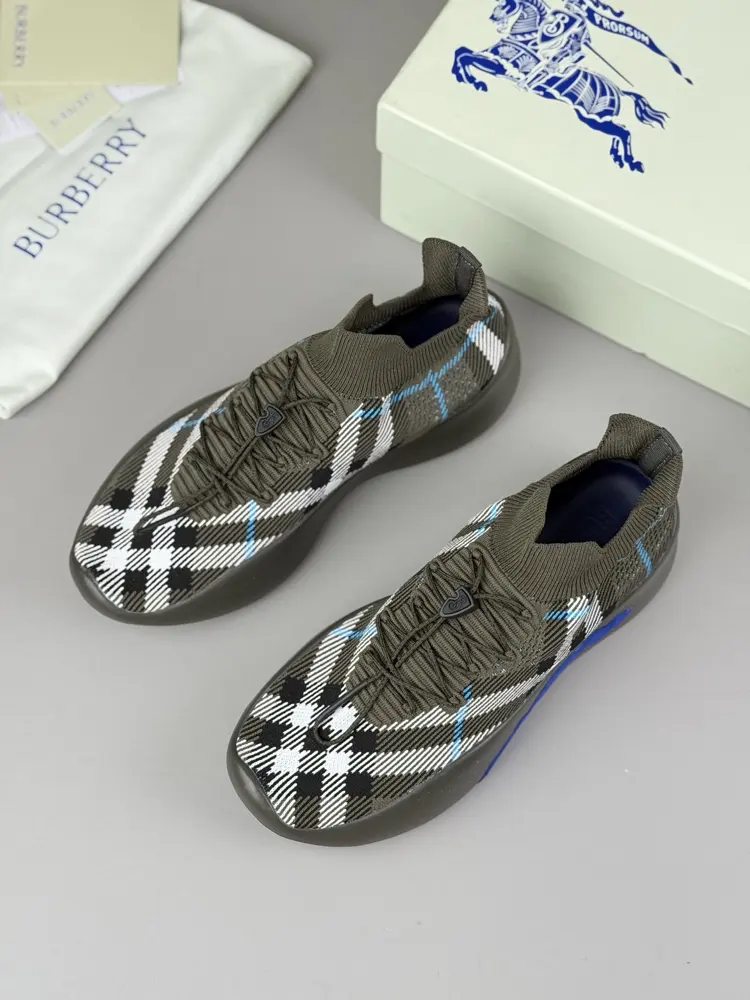 BURBERRY SNEAKERS