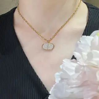 V gold material Hermès round pig nose necklace Exclusive sale~ Stars