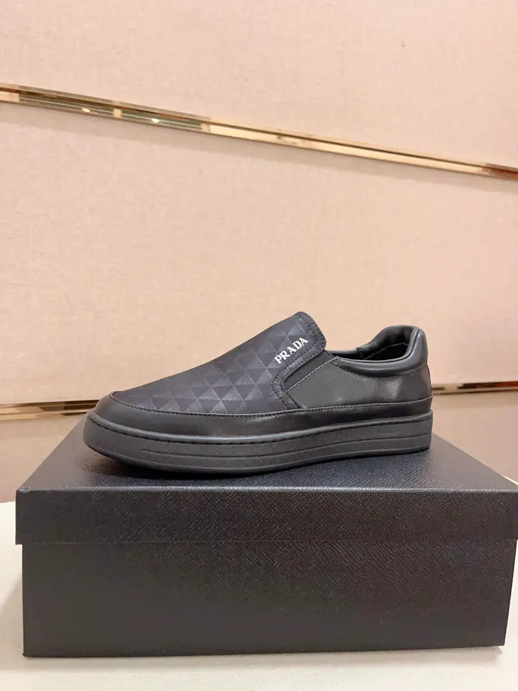 Prada casual fashion men’s shoes