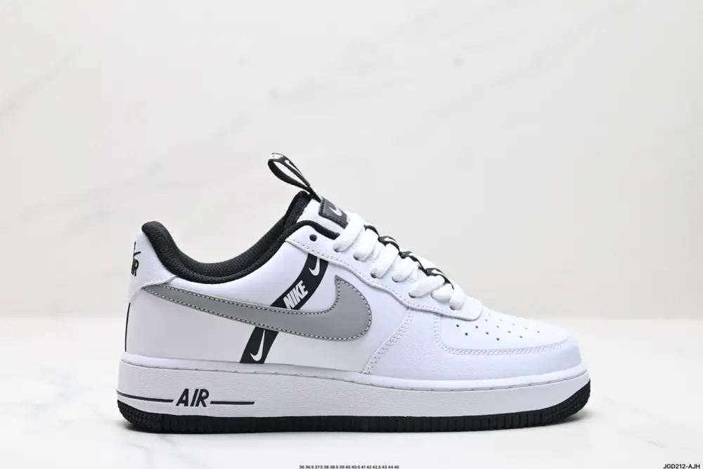NIKE AIR FORCE 1’07 Sneakers CT4683-100