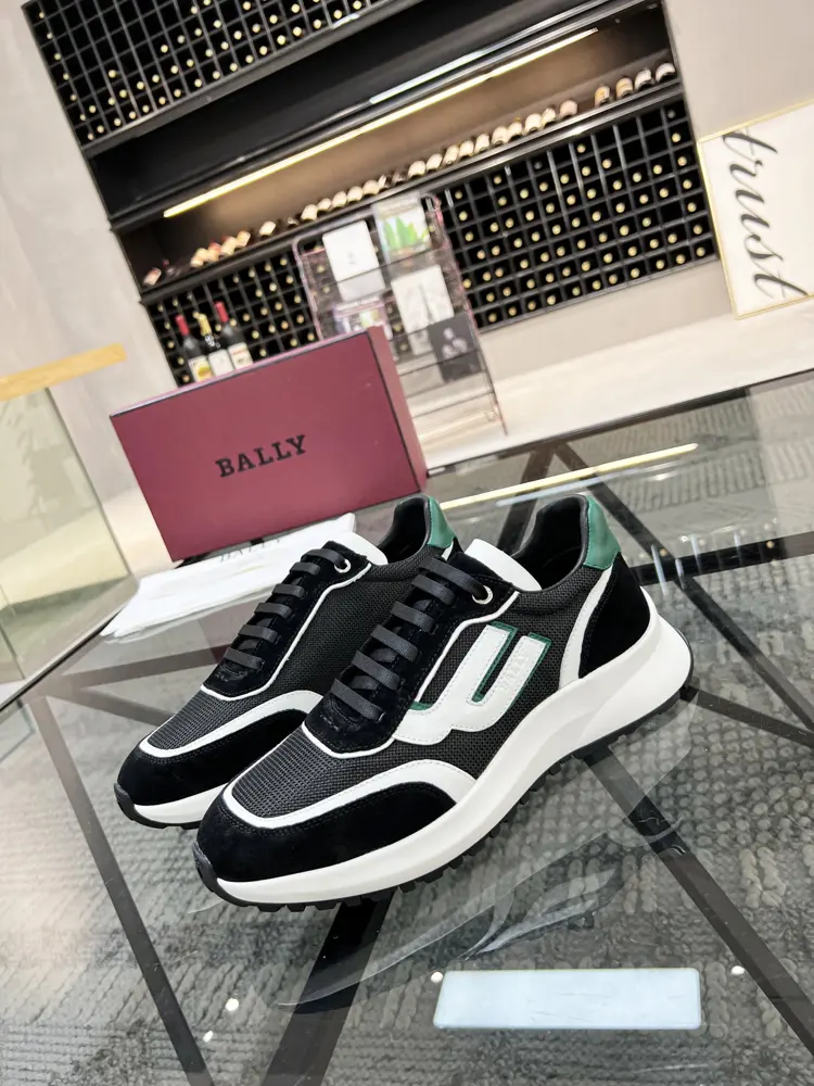 BALLY sports shoes counters are selling original configuration