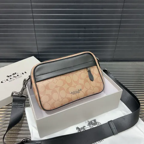COACH Shoulder Bag