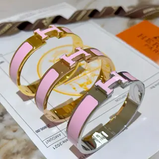 Hermes Bracelet The enamel craft is really a test of the craftsman’s skills. Make sure the