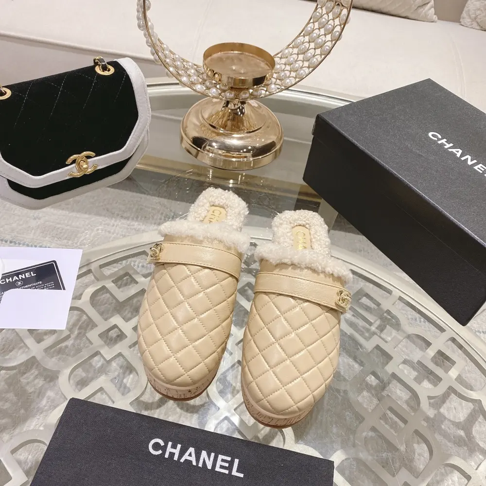 Chanel’s popular all-leather slippers