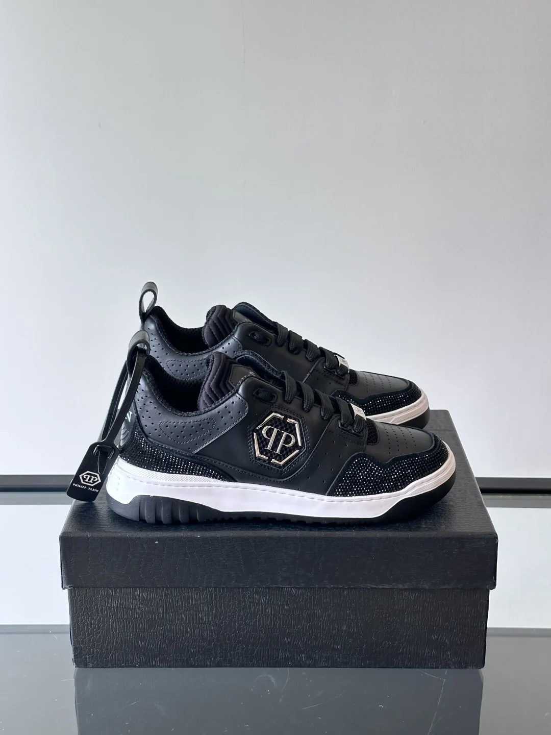 PHILIPP PLEIN trendy men’s low-top sneakers