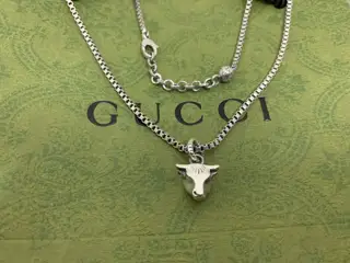 Gucci small bull head necklace original logo