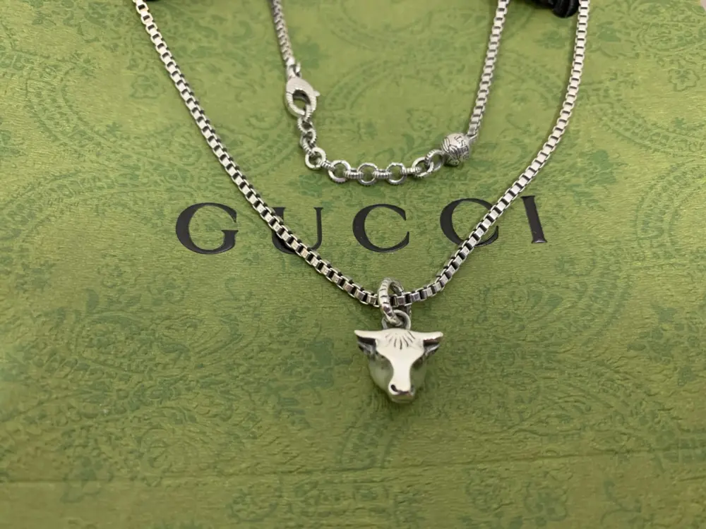 Gucci small bull head necklace original logo