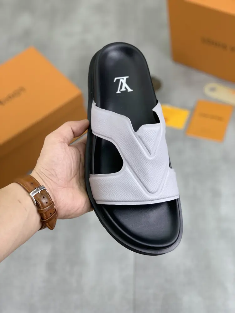 Louis Vuitton men’s slippers