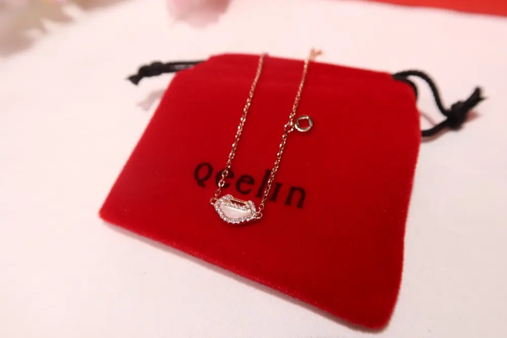qeelin red agate. Ruyi lock bracelet