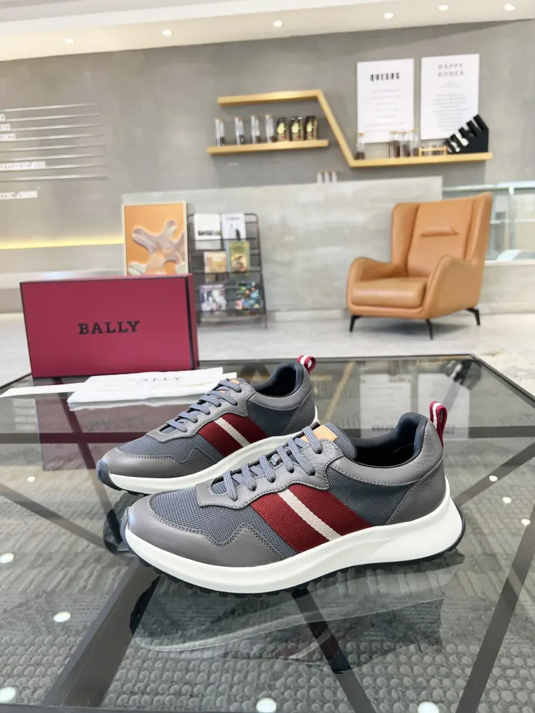BALLY casual sports shoes series are coming to the counter at the same time