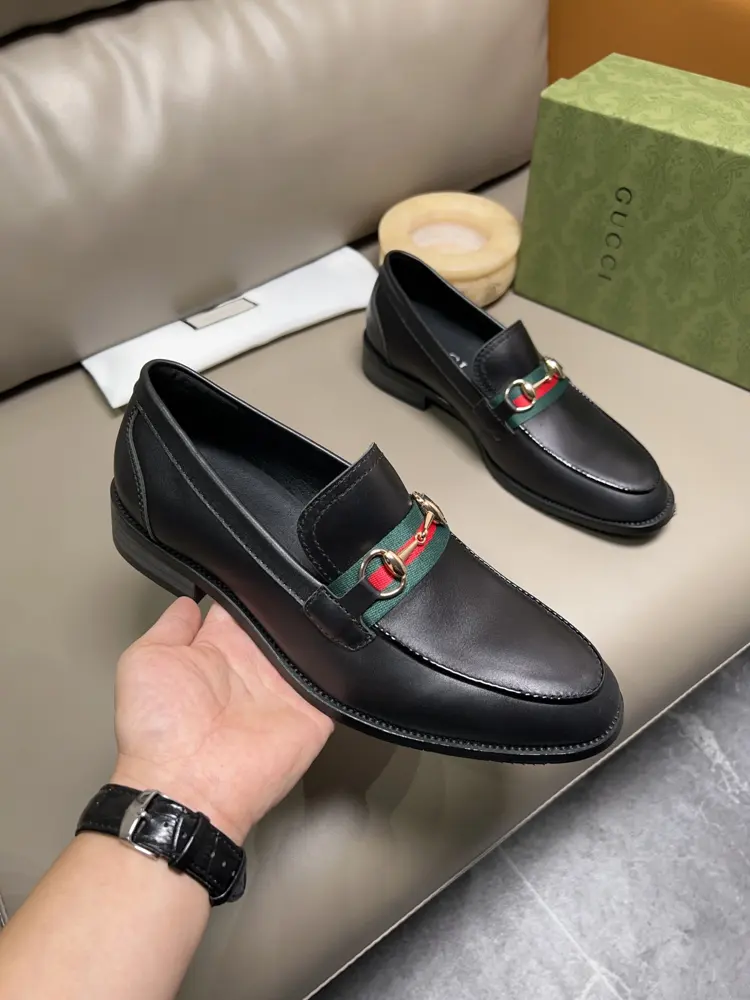 Gucci casual leather shoes. The upper