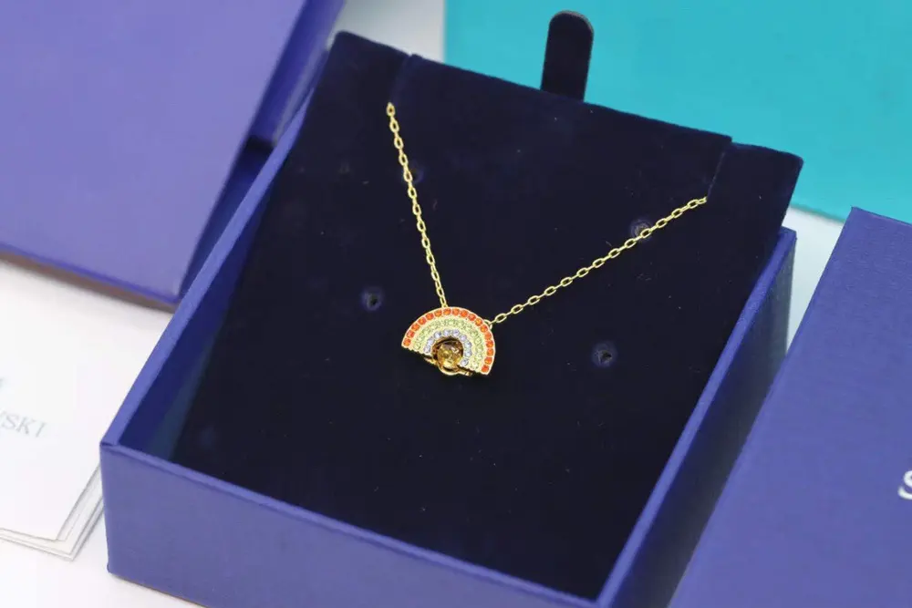 Swarovski Golden Rainbow Beating Heart Clavicle Necklace When the sun meets the raindrops