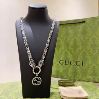 GucciThe latest Gucci necklace with a higher grade chain