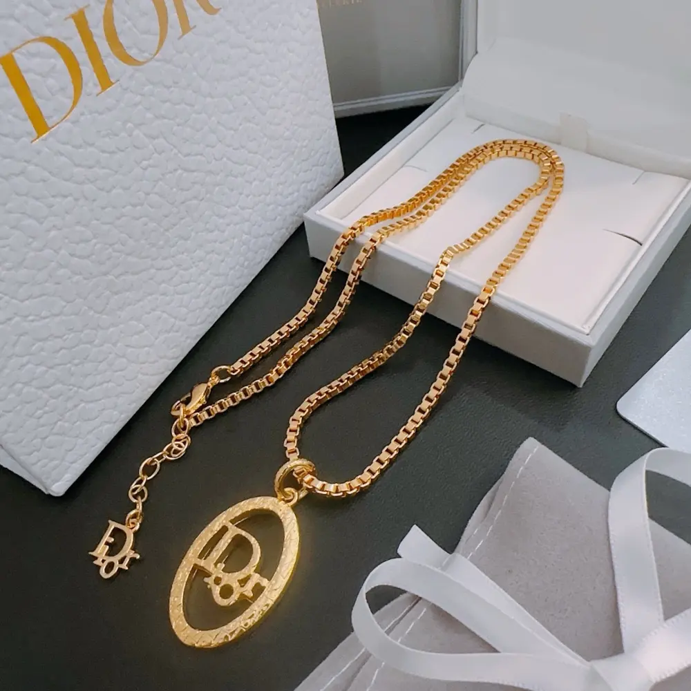 DIOR New Dior necklace Original goods New counter model