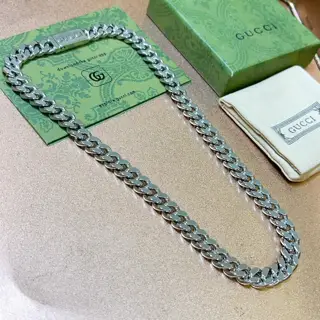 The latest Gucci necklace with a higher-end chain