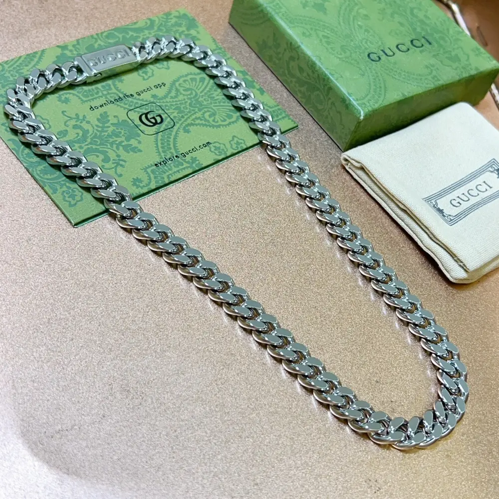 The latest Gucci necklace with a higher-end chain