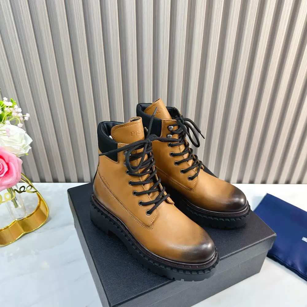 PRADA early spring catwalk show