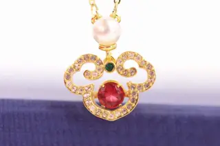 Swarovski Persimmon Ruyi Beating Heart Clavicle Necklace