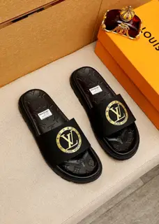 Louis Vuitton popular men’s slippers