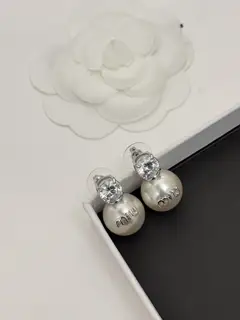 Miumiu new rhinestone pearl earrings