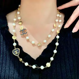 Chanel vintage letter sweater chain necklace