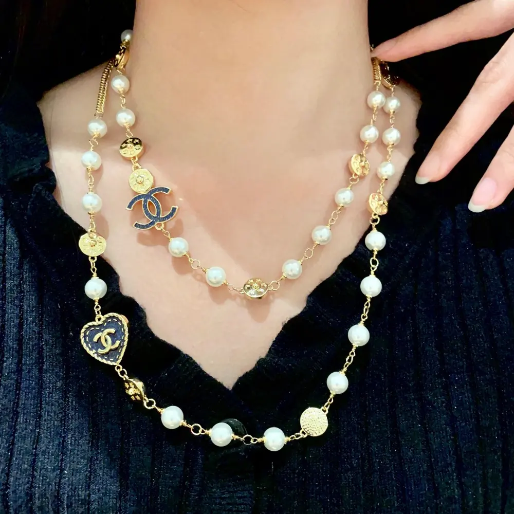 Chanel vintage letter sweater chain necklace