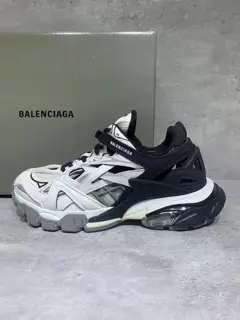 Balenciaga Track 4.0 Balenciaga 4th generation Added a new design While continuing the