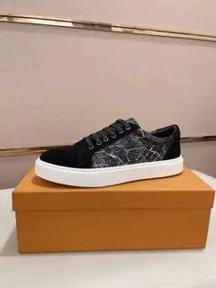 Louis Vuitton trendy men’s shoes