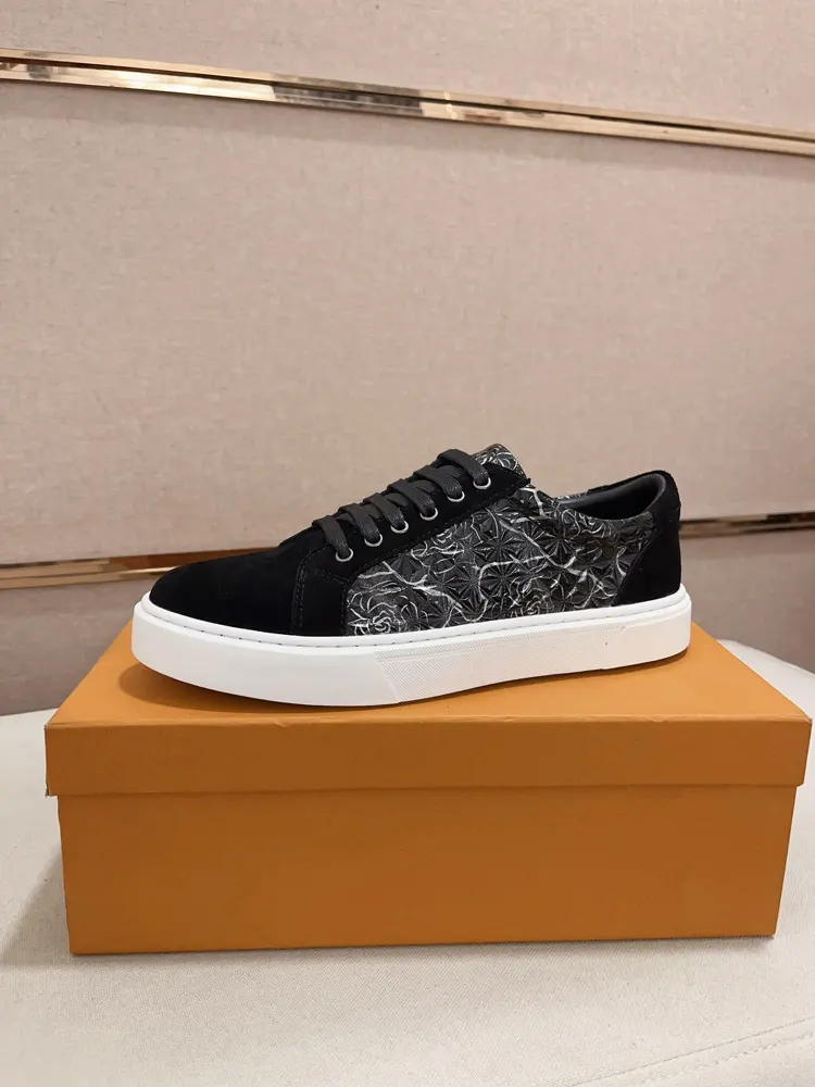 Louis Vuitton trendy men’s shoes