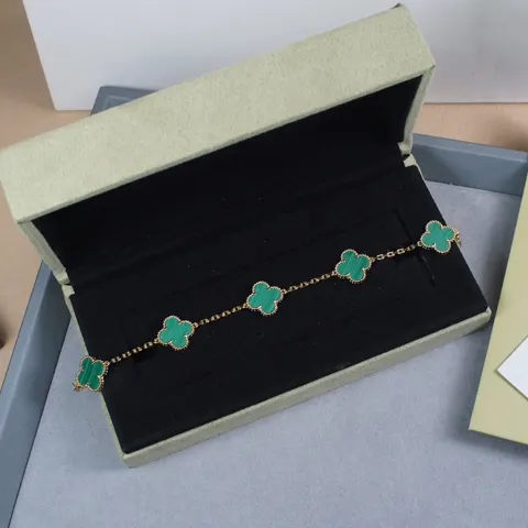 Van Cleef & Arpels Flower Bracelet