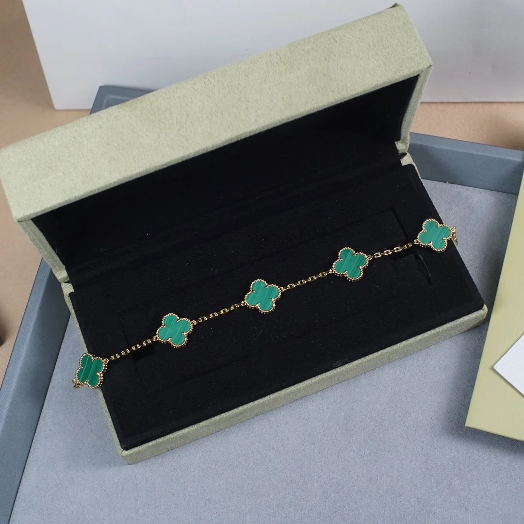 Van Cleef & Arpels Flower Bracelet